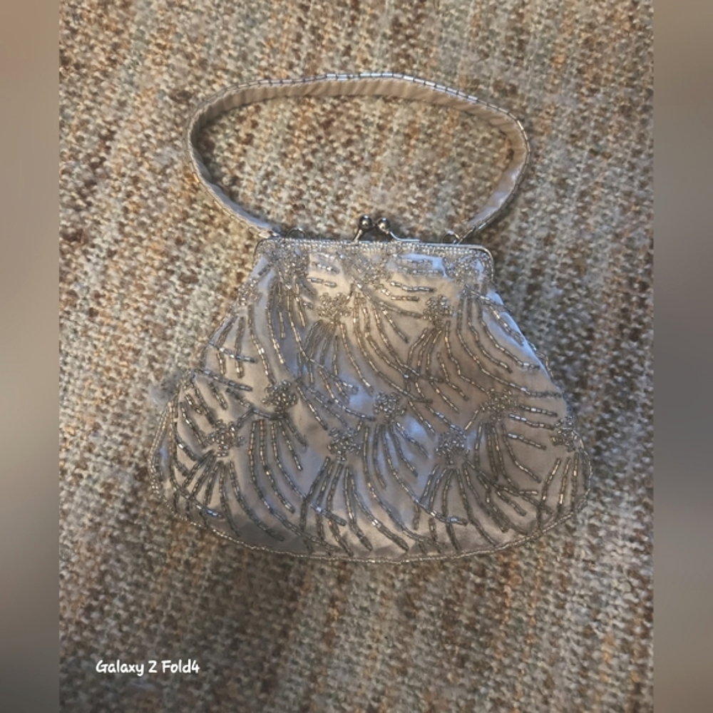 VINTAGE Caché bag meticulously hand embroided with beads #hardwork #gorgeous